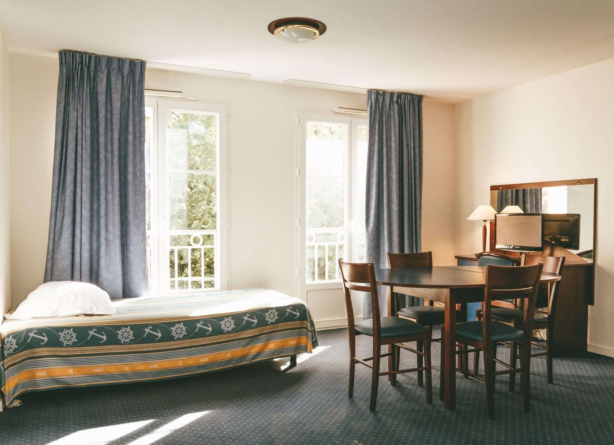 Terres De France - Appart'Hotel La Roche-Posay Bagian luar foto