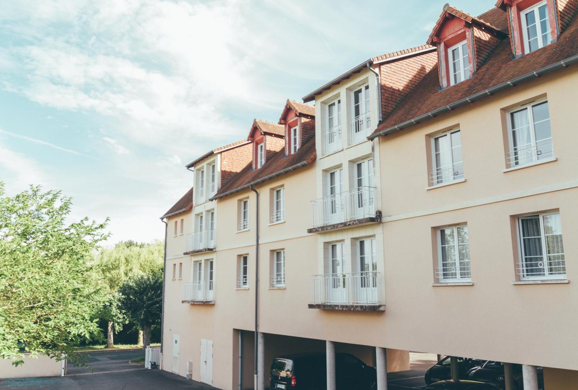 Terres De France - Appart'Hotel La Roche-Posay Bagian luar foto