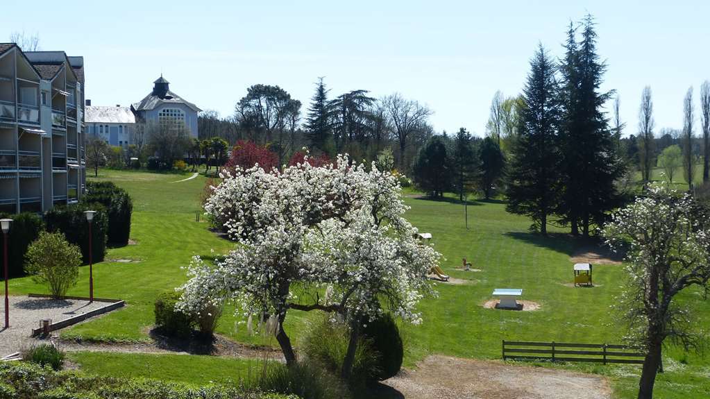 Terres De France - Appart'Hotel La Roche-Posay Bagian luar foto
